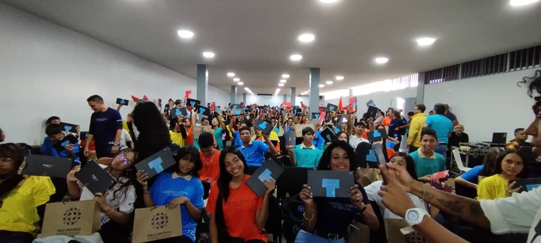 Estado Miranda premia a ganadores de Olimpiada Juvenil de Ciencias